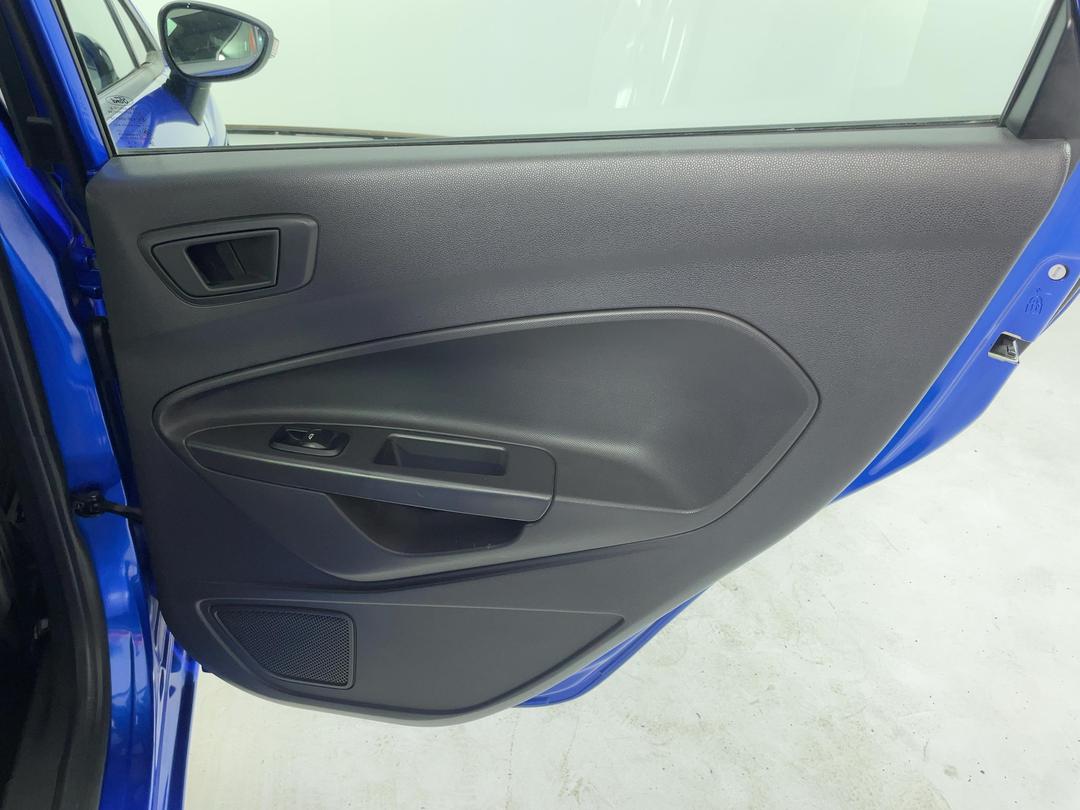 Photo '19' of Ford Fiesta