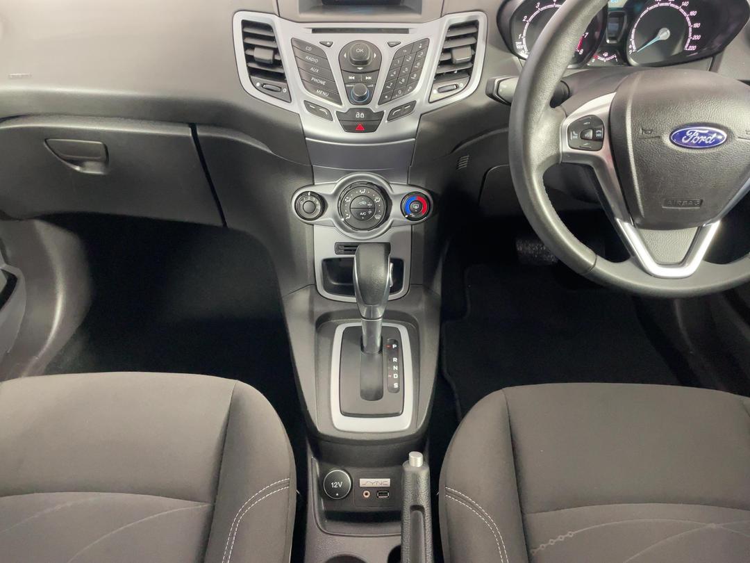 Photo '18' of Ford Fiesta