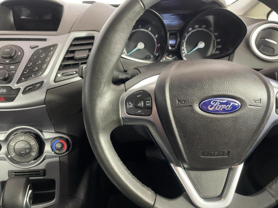 Photo '25' of Ford Fiesta