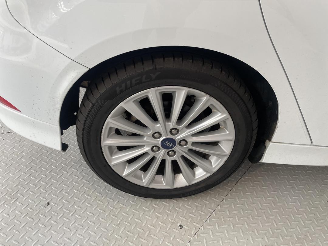 Photo '8' of Ford Focus Sport