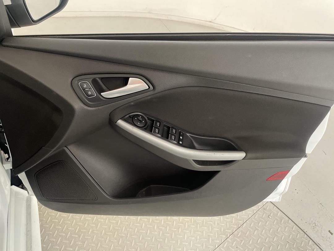 Photo '13' of Ford Focus Sport