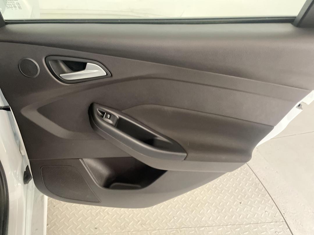 Photo '17' of Ford Focus Sport