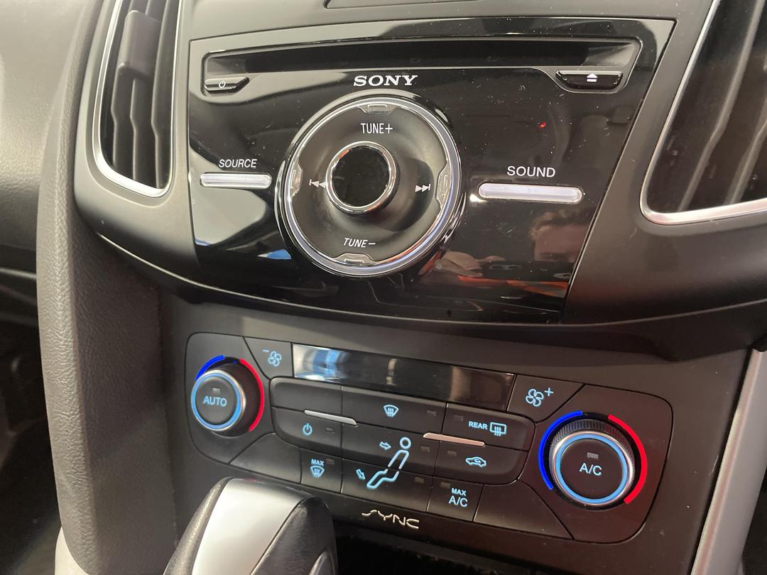 Photo '29' of Ford Focus Sport