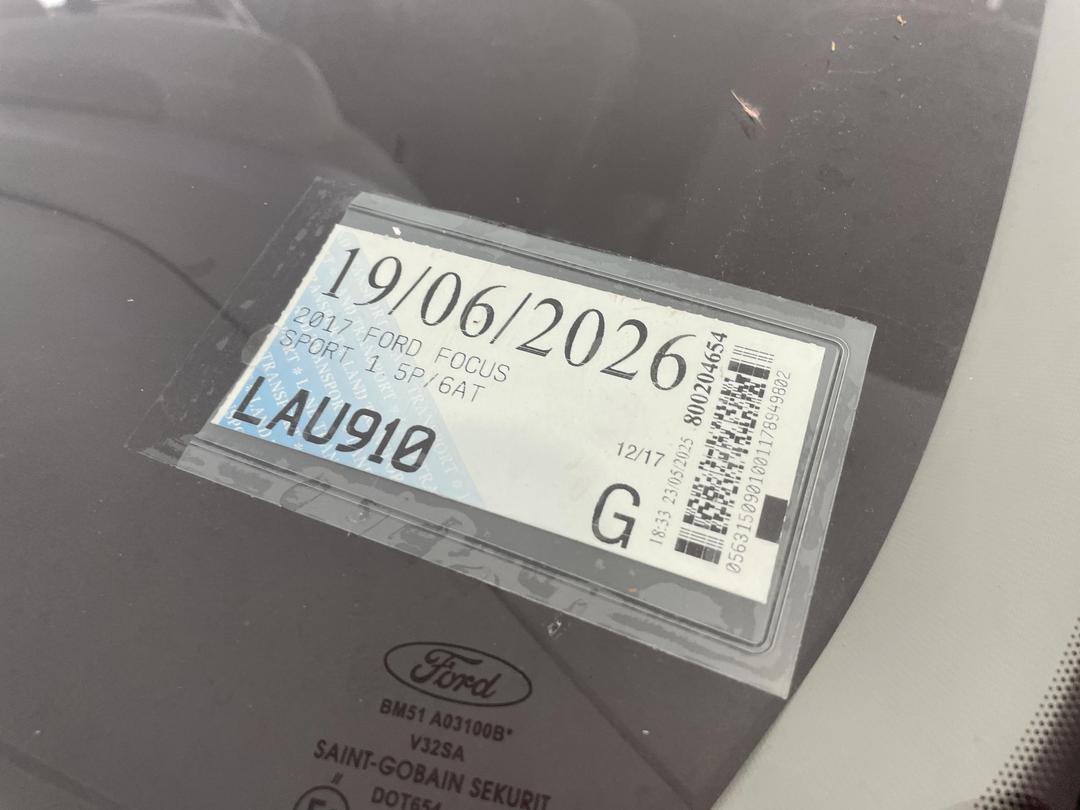 Photo '33' of Ford Focus Sport