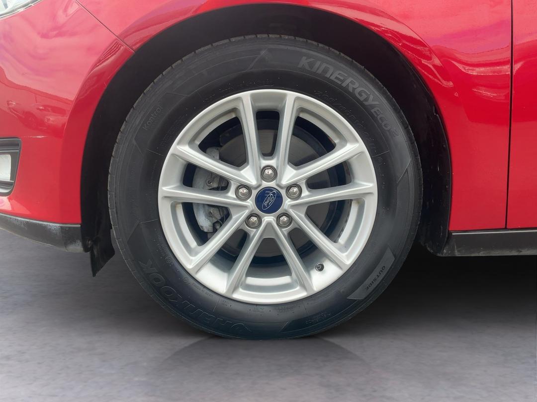 Photo '10' of Ford Focus