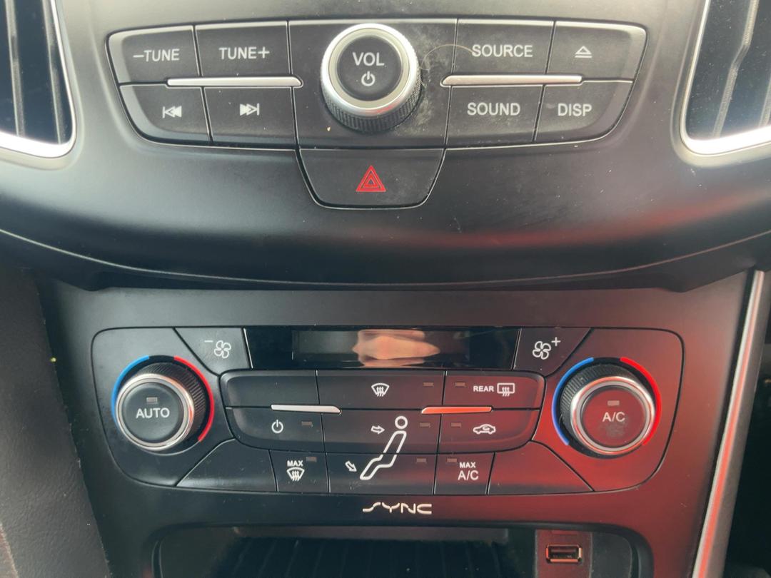 Photo '29' of Ford Focus