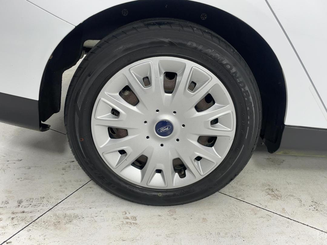 Photo '12' of Ford Focus