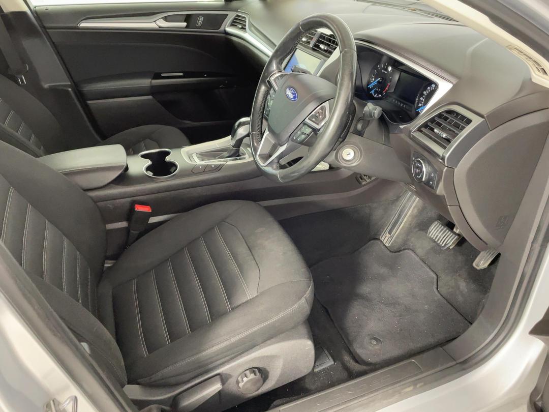 Photo '16' of Ford Mondeo