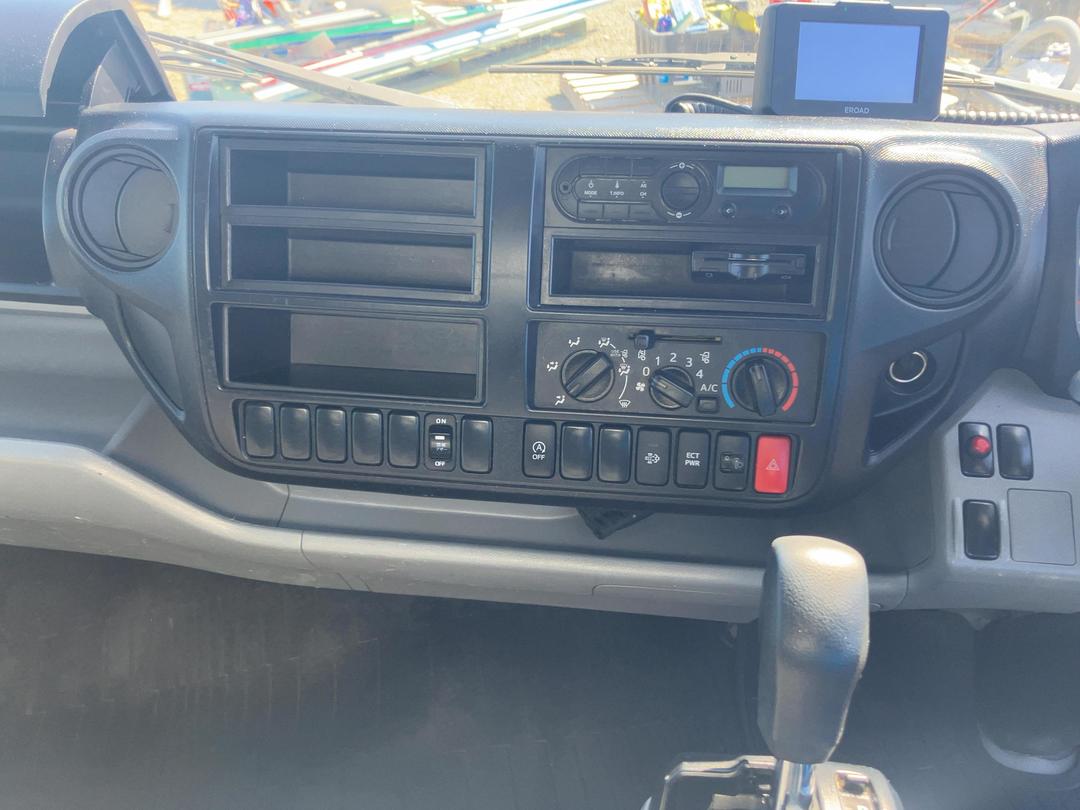 Photo '14' of Hino Dutro Box Body