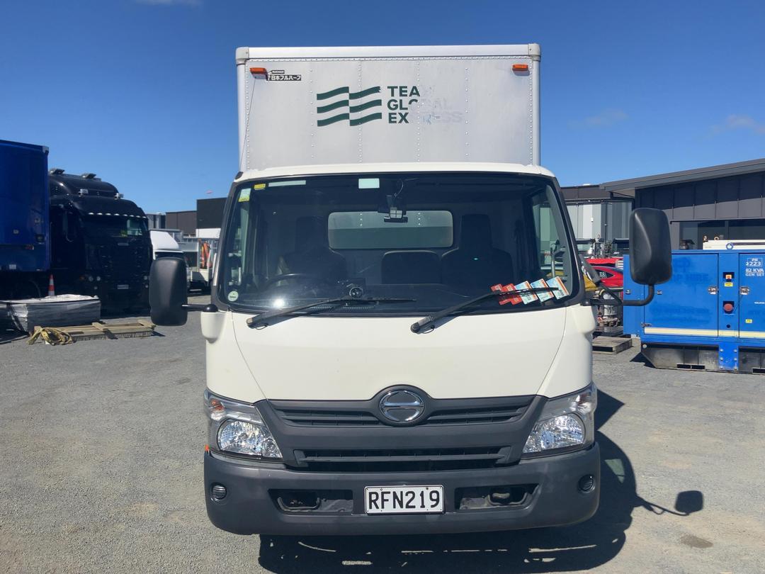 Photo '9' of Hino Dutro Box Body