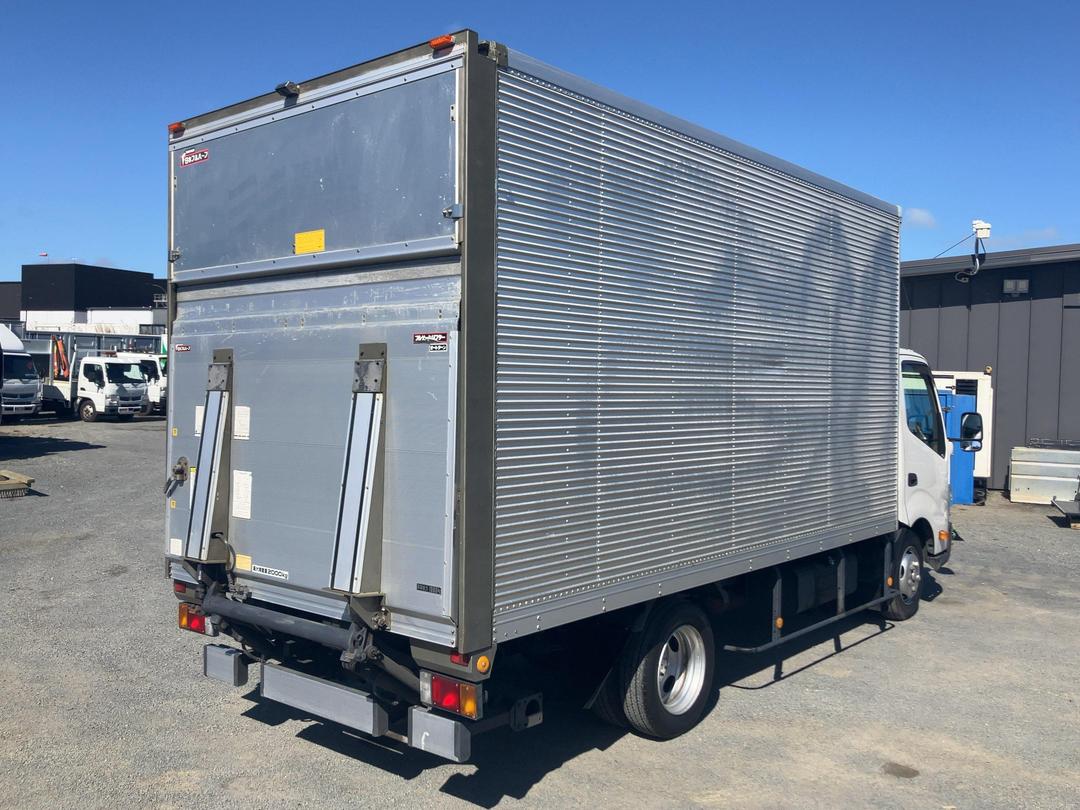 Photo '4' of Hino Dutro Box Body