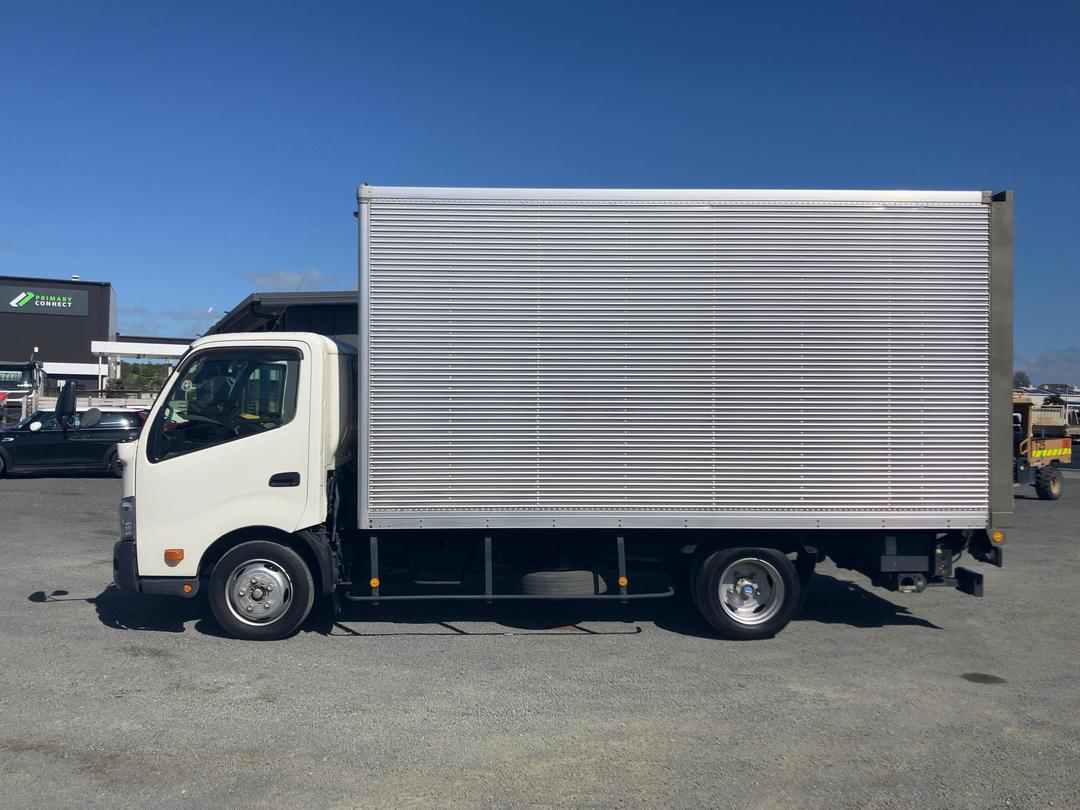 Photo '7' of Hino Dutro Box Body