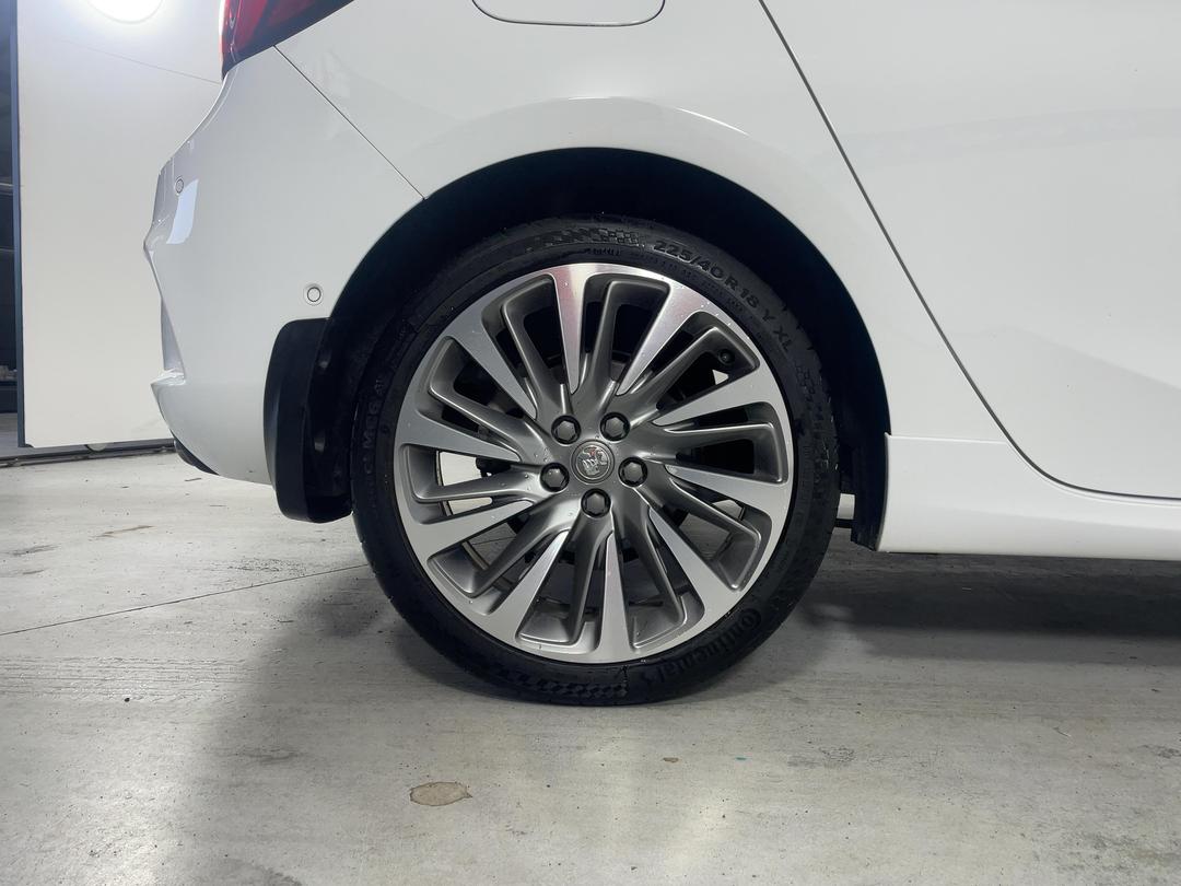 Photo '12' of Holden Astra