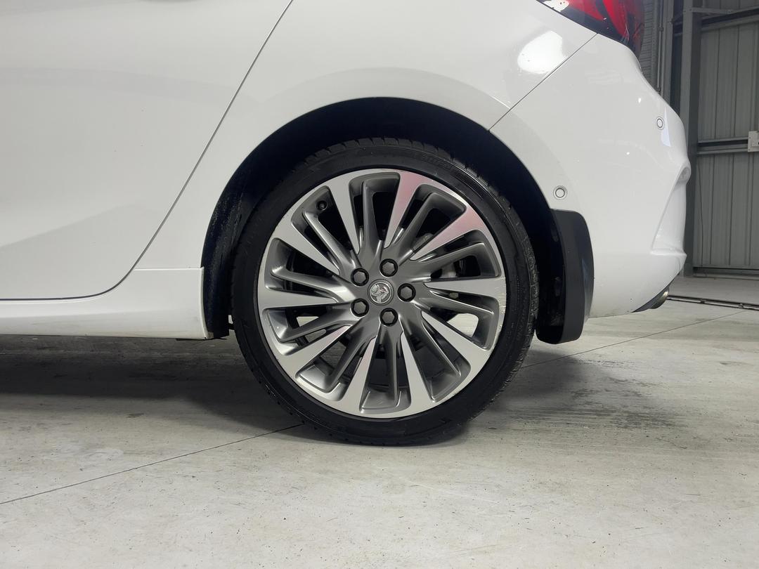 Photo '11' of Holden Astra