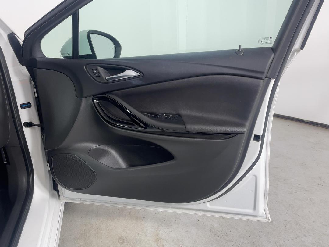 Photo '15' of Holden Astra