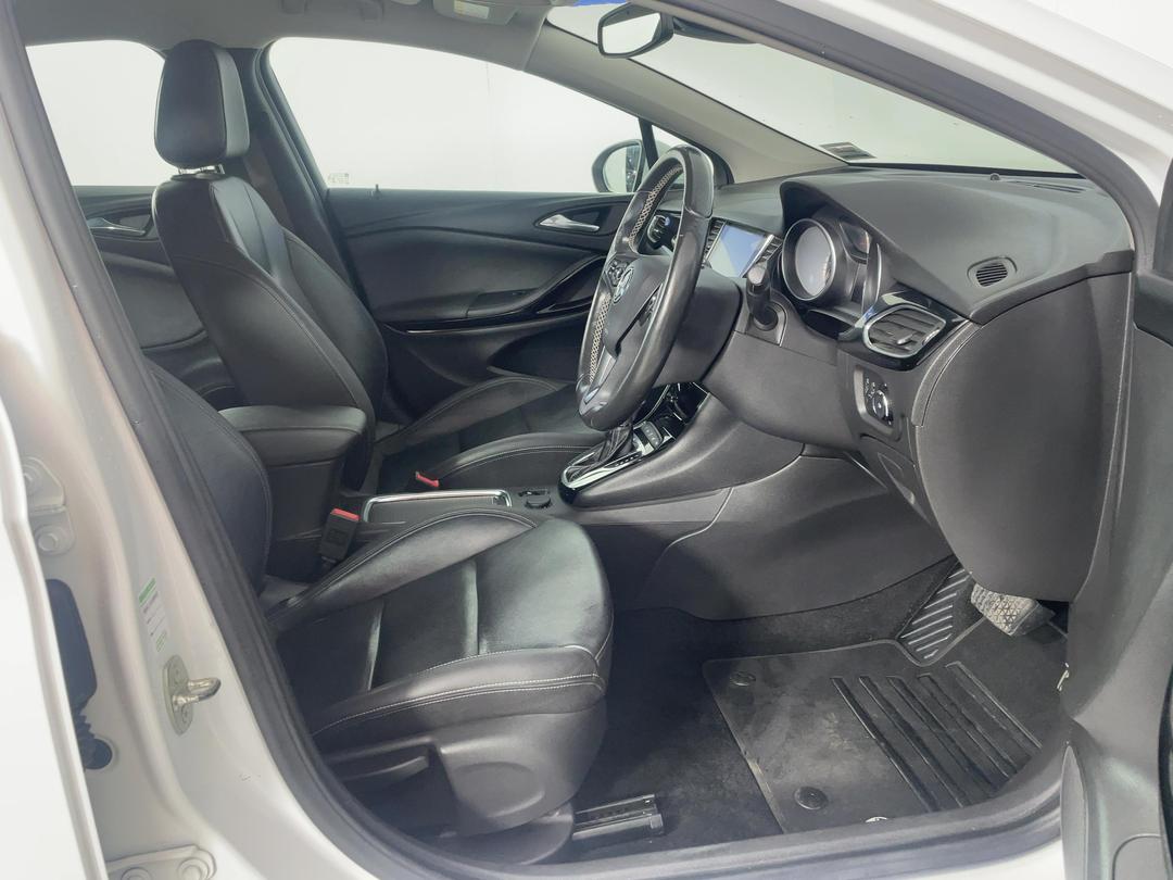 Photo '16' of Holden Astra