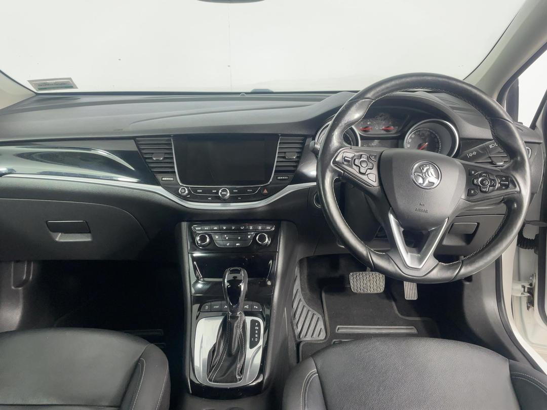 Photo '17' of Holden Astra