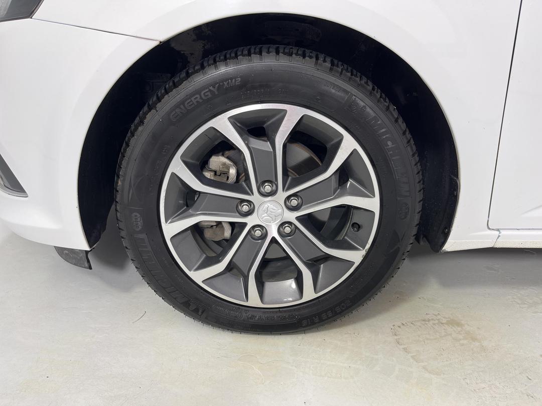 Photo '10' of Holden Barina