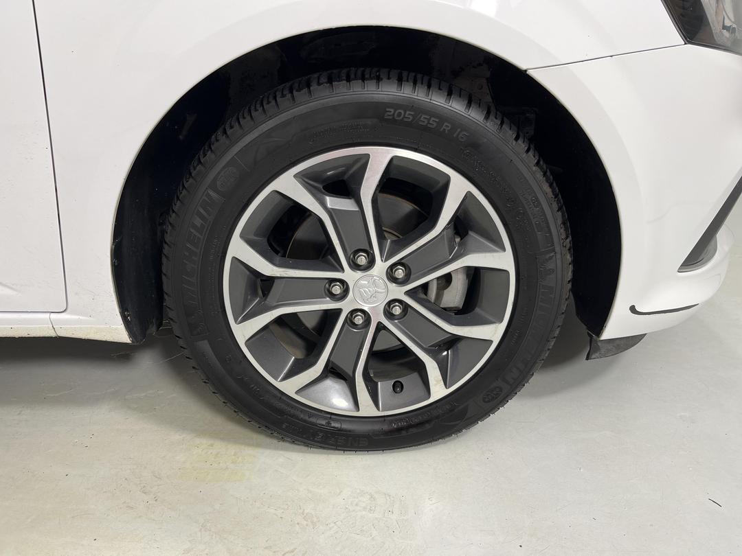 Photo '9' of Holden Barina