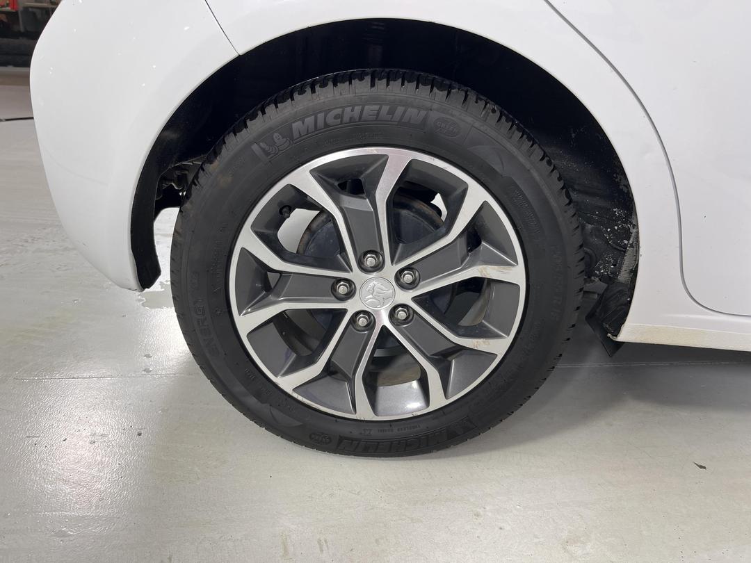 Photo '12' of Holden Barina