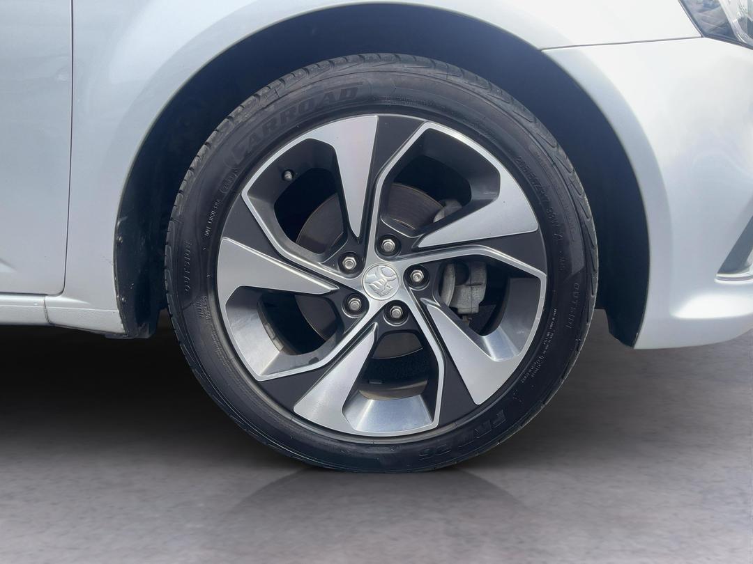 Photo '9' of Holden Barina