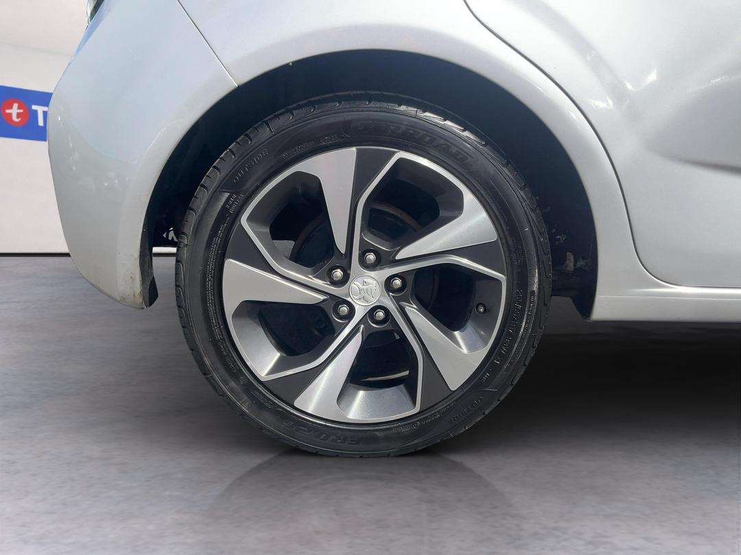 Photo '12' of Holden Barina