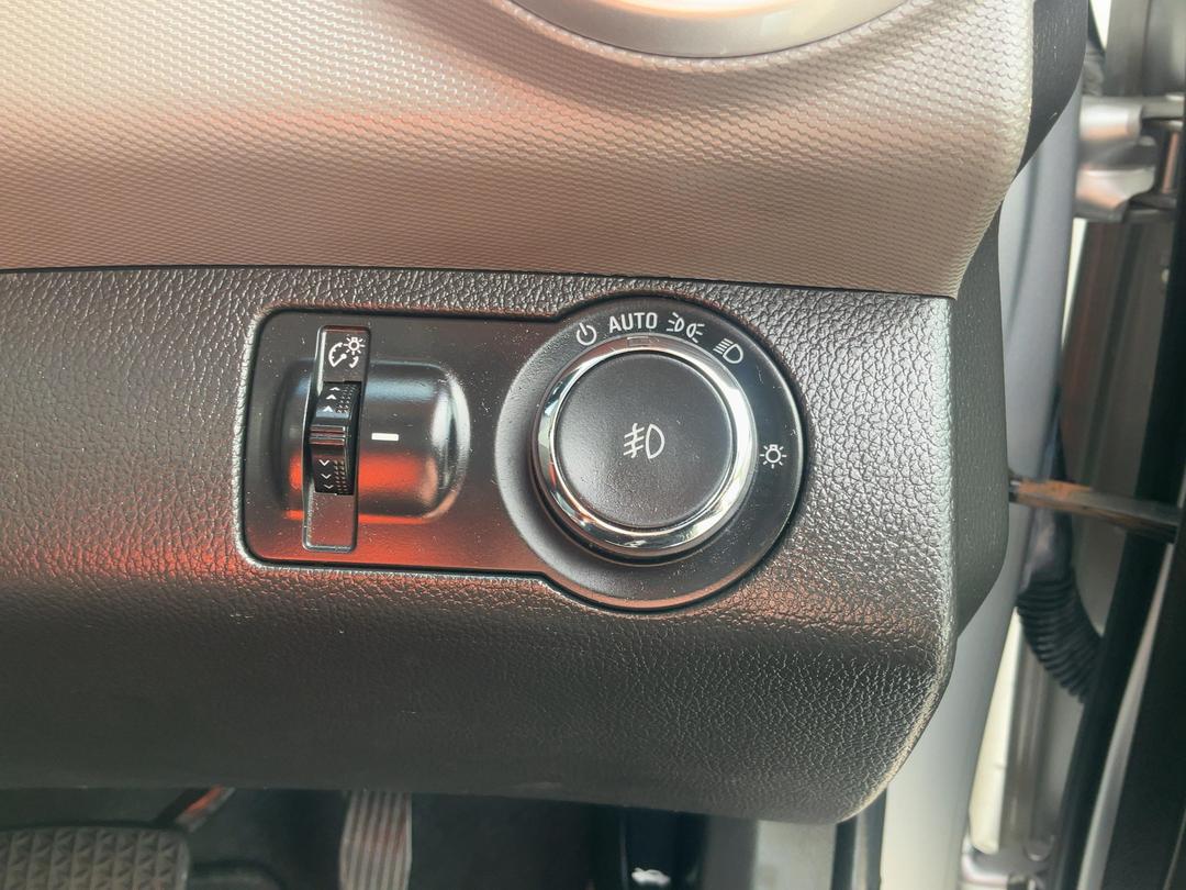 Photo '26' of Holden Barina