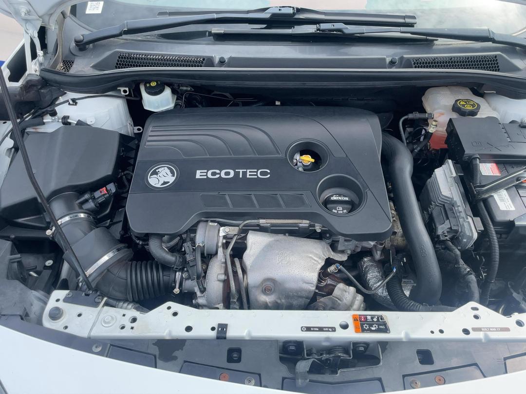 Photo '13' of Holden Cascada