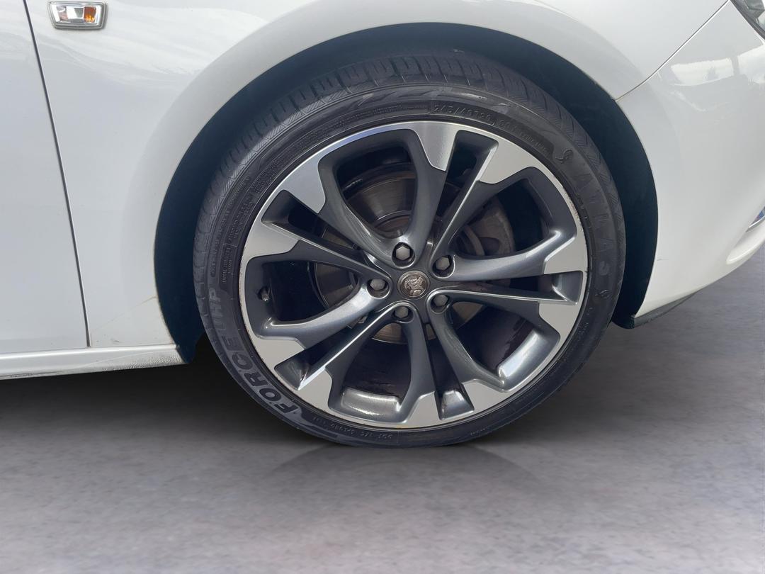 Photo '9' of Holden Cascada