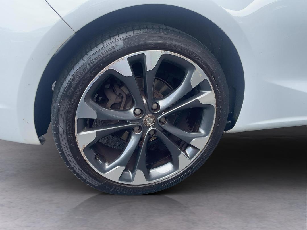 Photo '12' of Holden Cascada
