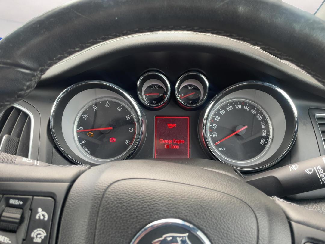 Photo '21' of Holden Cascada