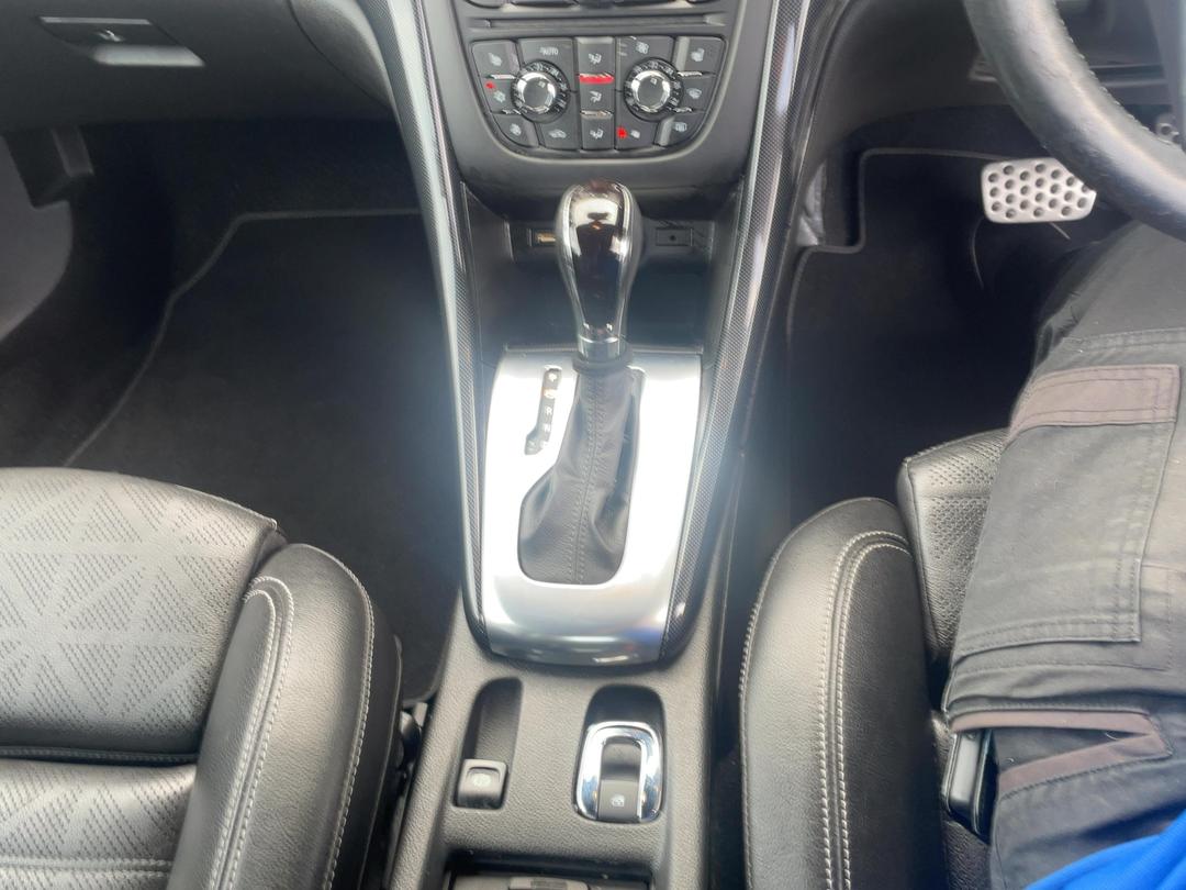 Photo '18' of Holden Cascada