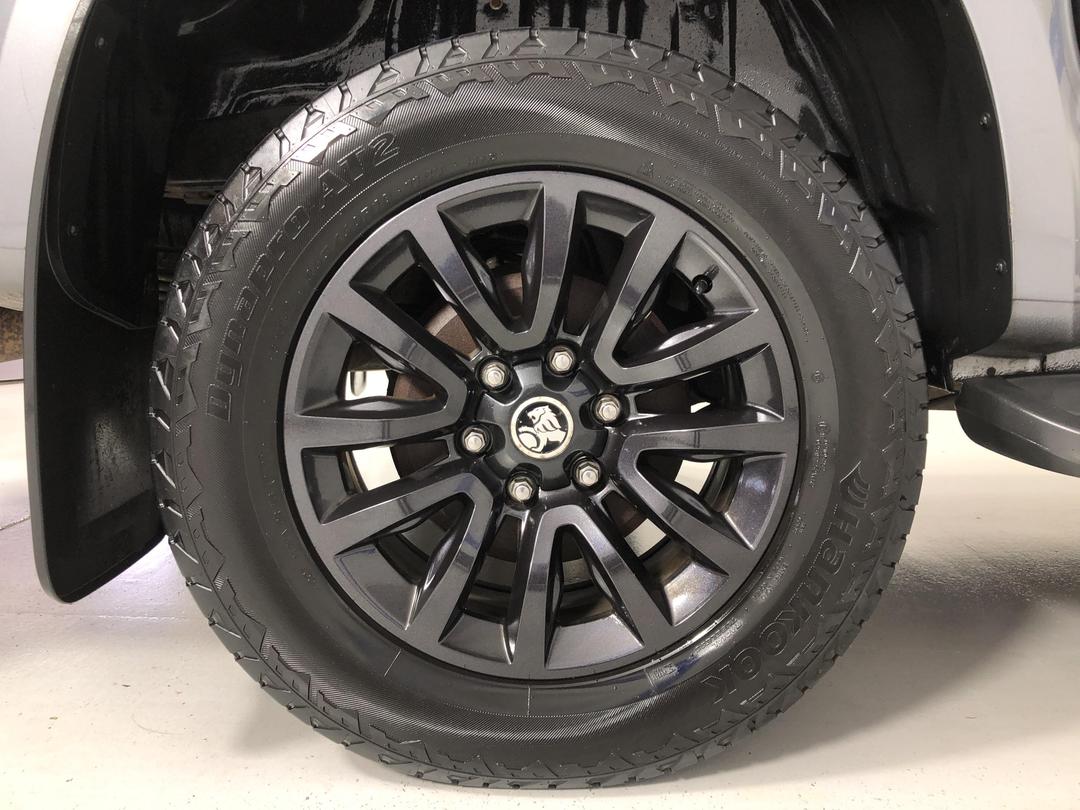 Photo '12' of Holden Colorado