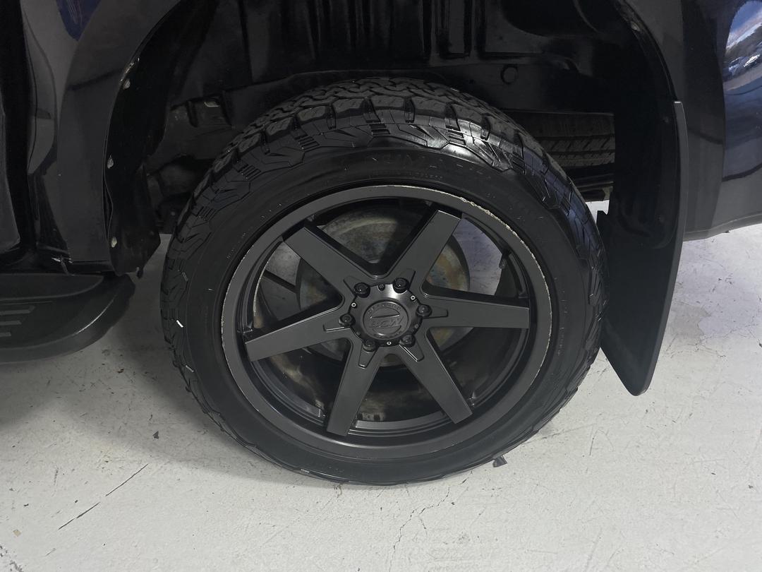 Photo '11' of Holden Colorado