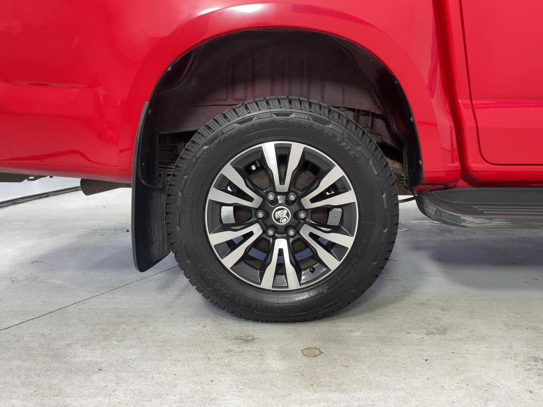 Photo '12' of Holden Colorado
