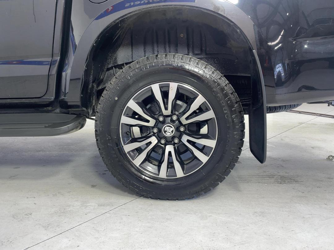 Photo '11' of Holden Colorado