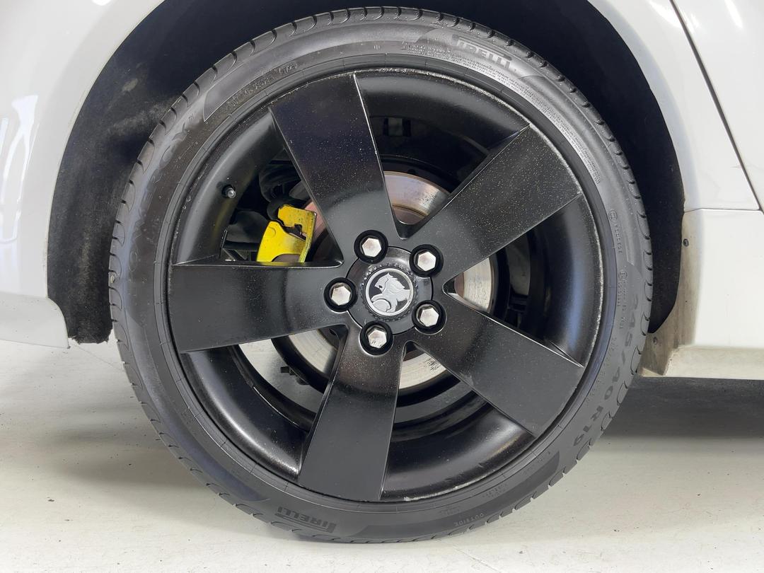 Photo '12' of Holden Commodore