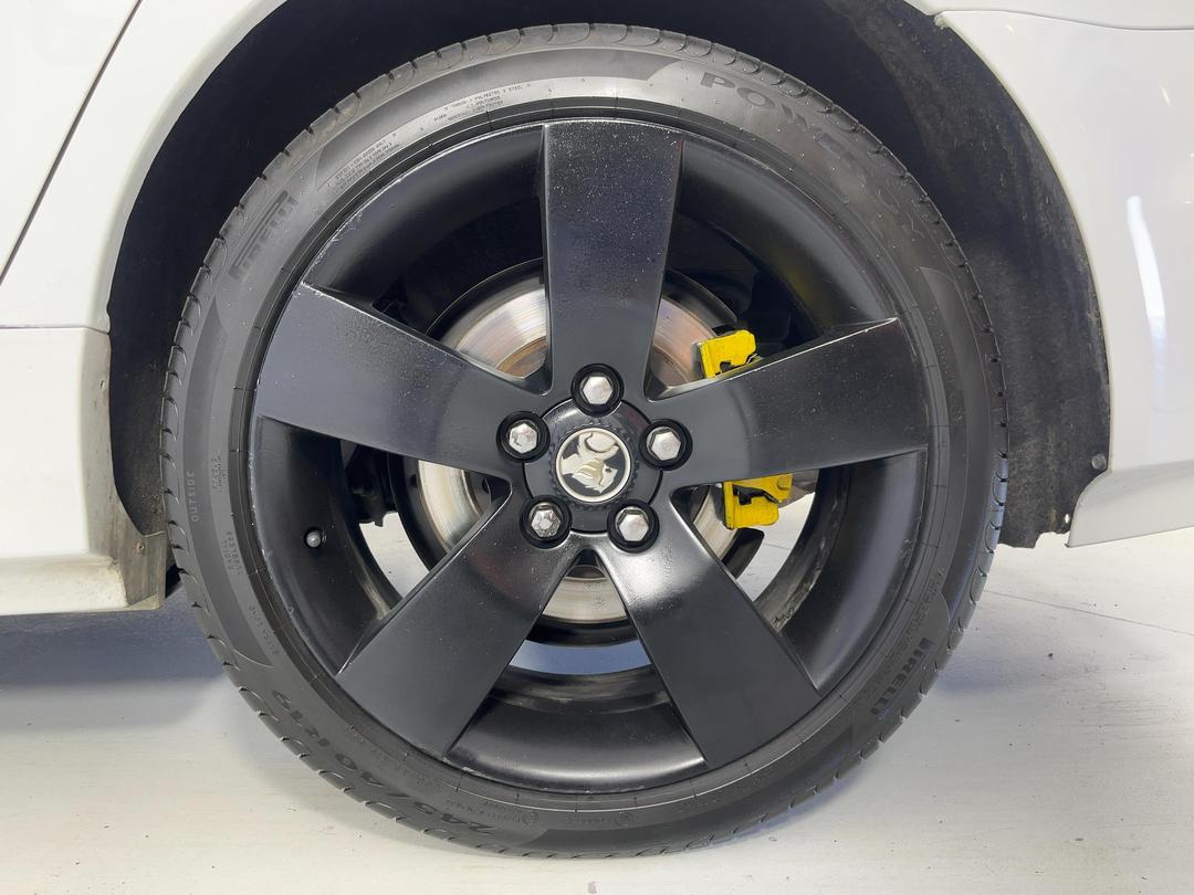 Photo '11' of Holden Commodore