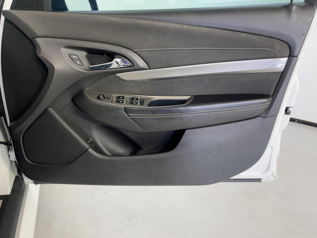 Photo '15' of Holden Commodore