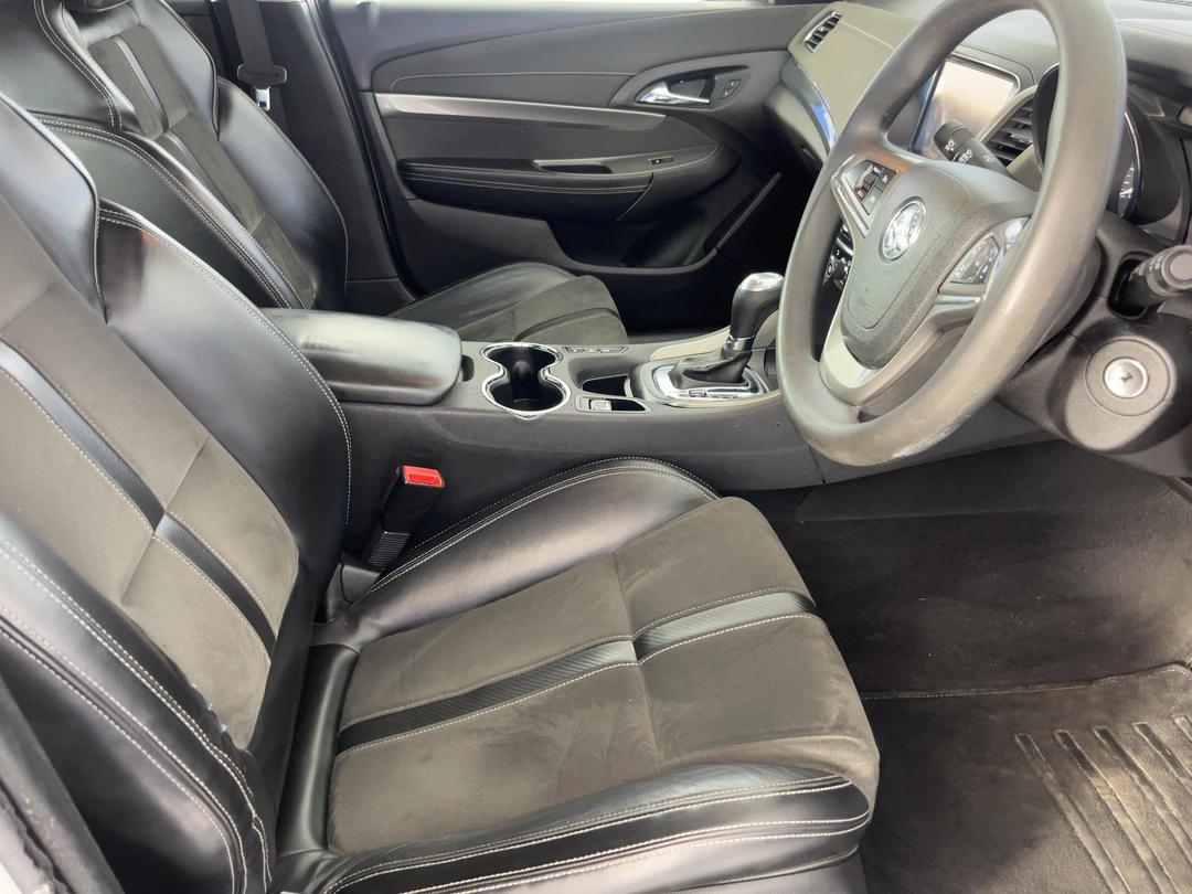 Photo '16' of Holden Commodore