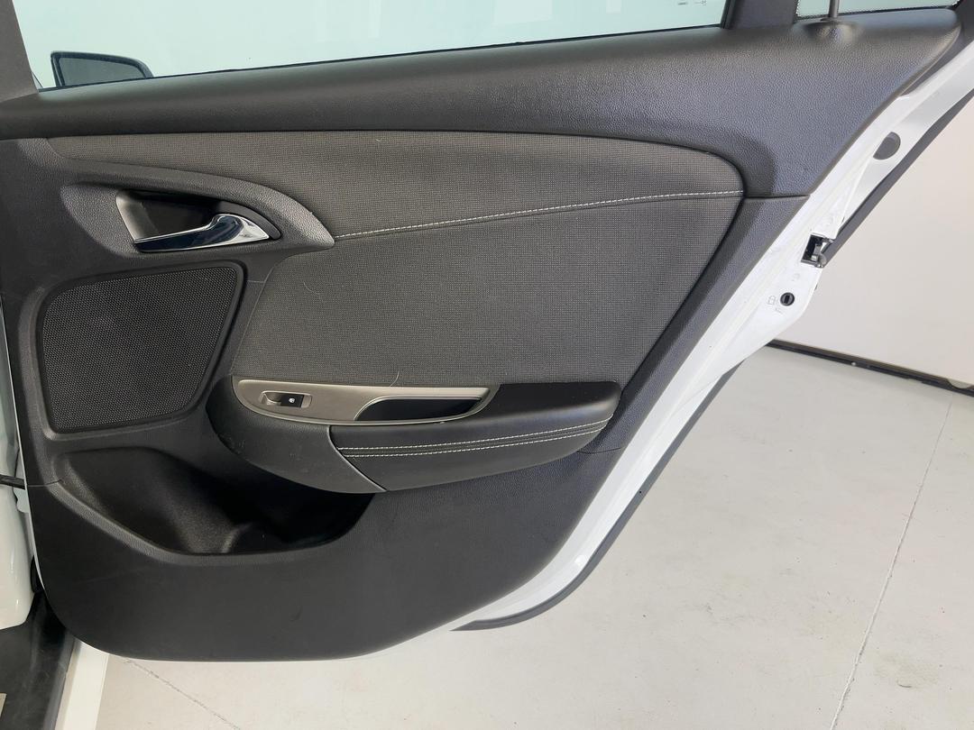 Photo '19' of Holden Commodore