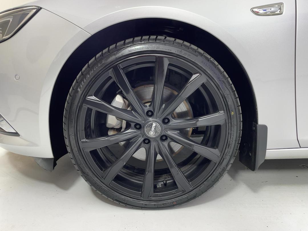 Photo '10' of Holden Commodore