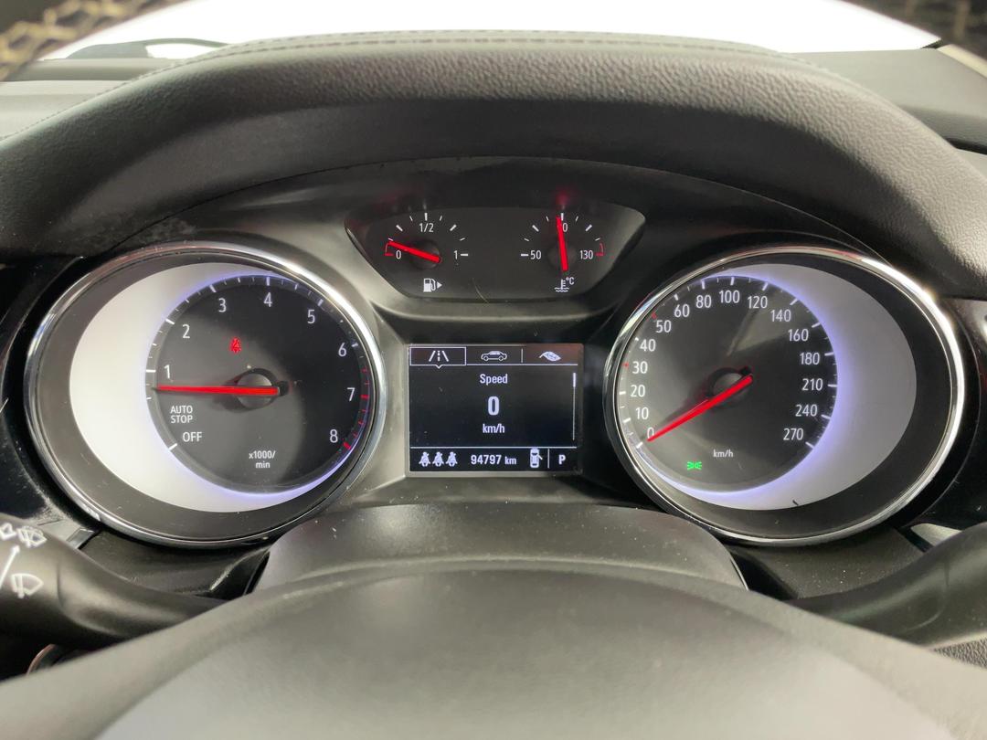 Photo '21' of Holden Commodore