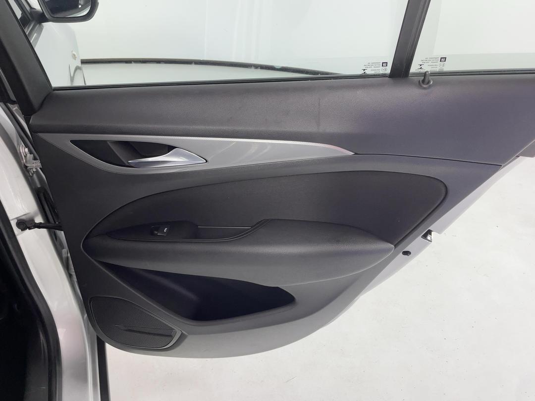 Photo '19' of Holden Commodore