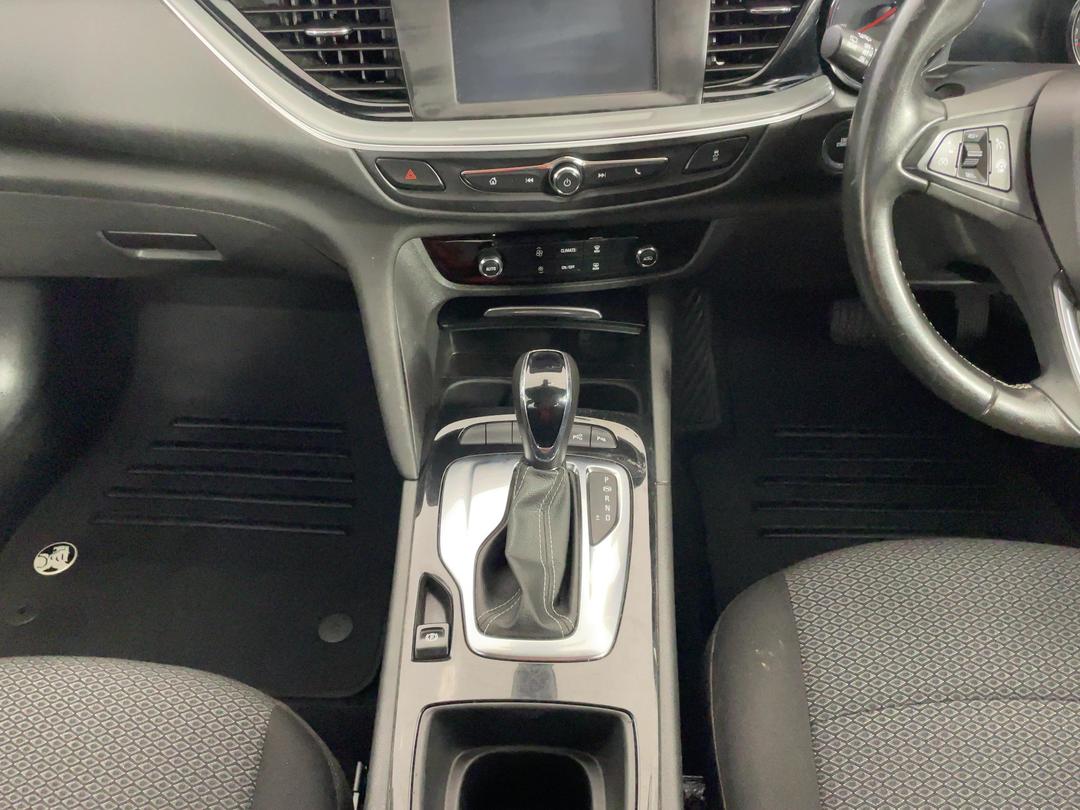 Photo '18' of Holden Commodore