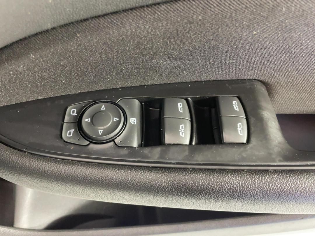 Photo '26' of Holden Commodore