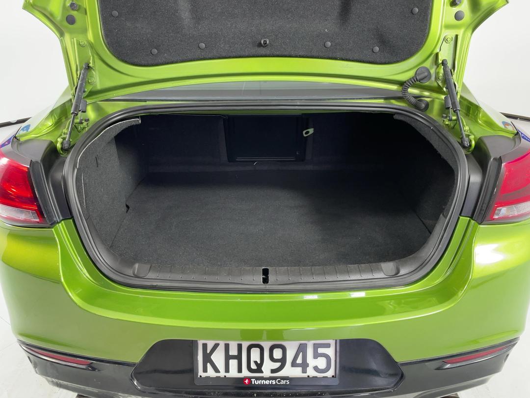 Photo '14' of Holden Commodore