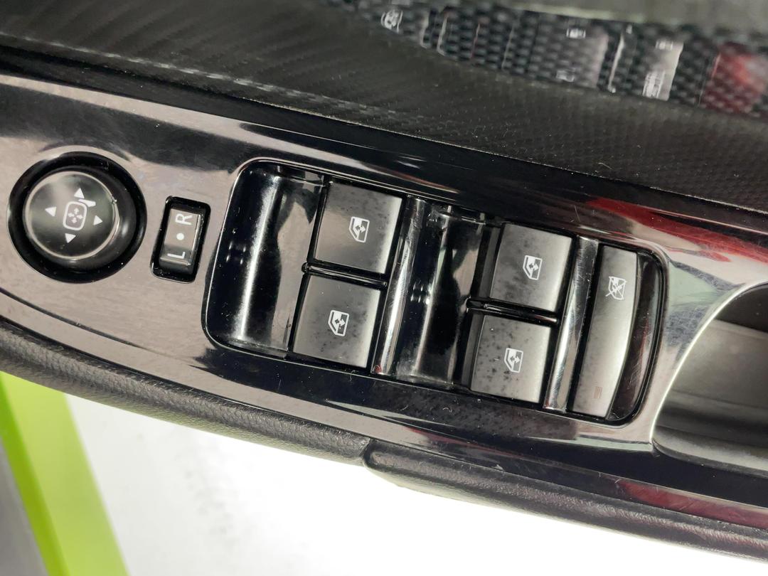 Photo '24' of Holden Commodore