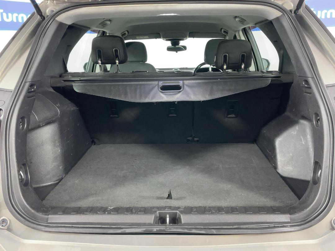 Photo '14' of Holden Equinox