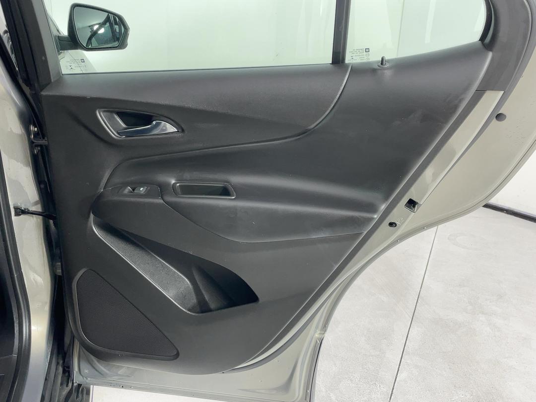 Photo '19' of Holden Equinox